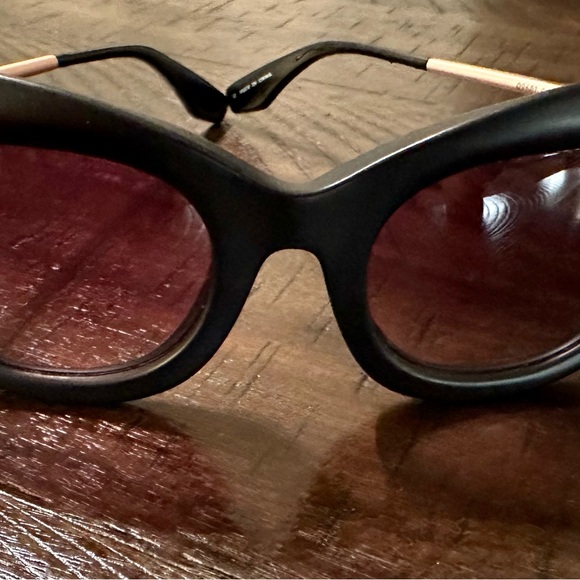 IVI Faye Sunglasses NWOT - Picture 4 of 10